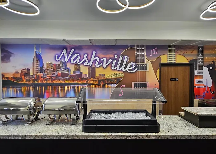 Club Nashville Inn & Suites