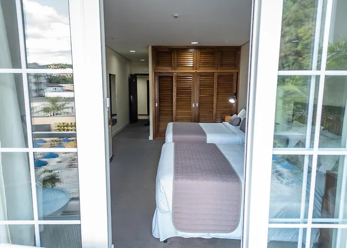 Radio Hotel Resort & Convention