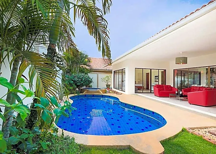 Avoca Pool Villas