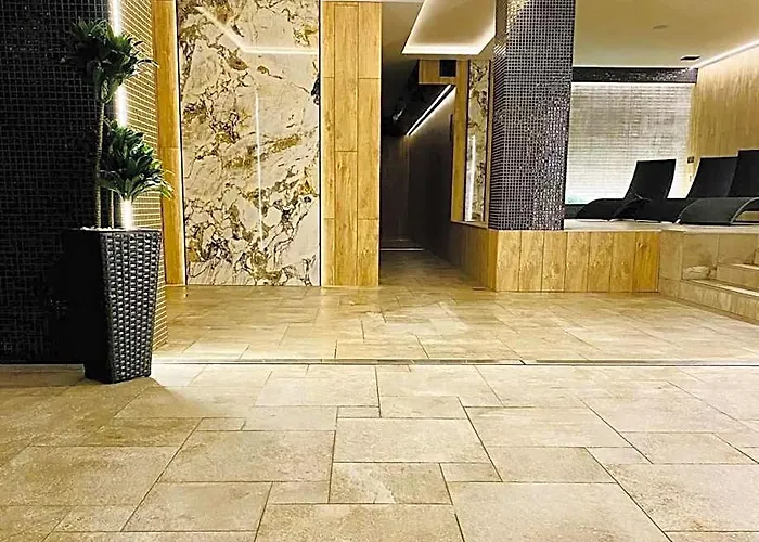 Hotels with pool Jj Sport Concept