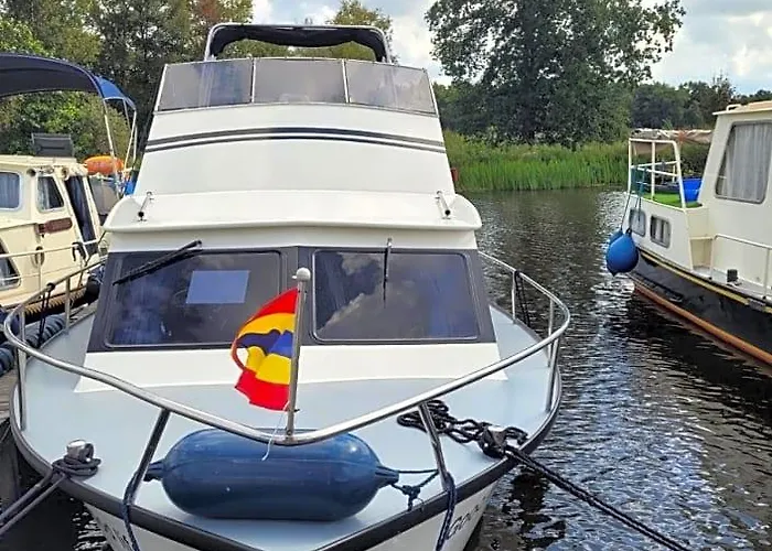 Boat & Breakfast