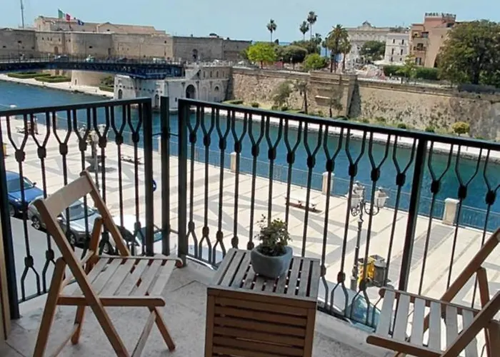  Castello Aragonese Suites
