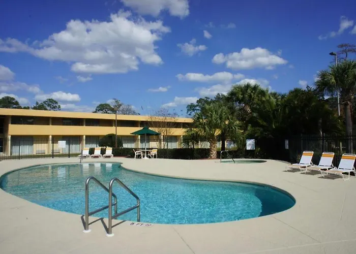 Baymont By Wyndham Intl Speedway I-95