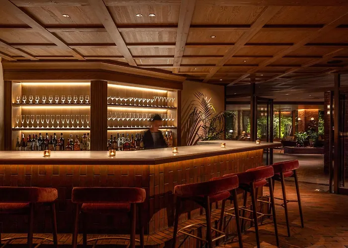 Unwind Hotel & Bar Okunikko