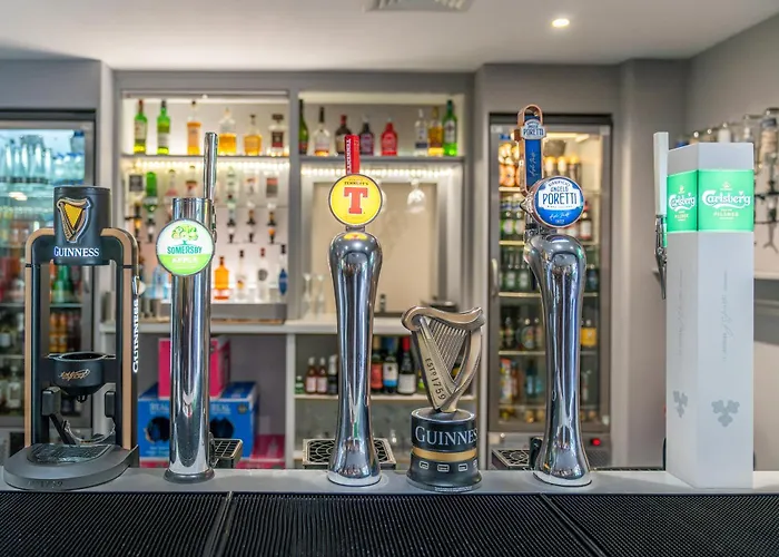 Сity center hotels Britannia Edinburgh