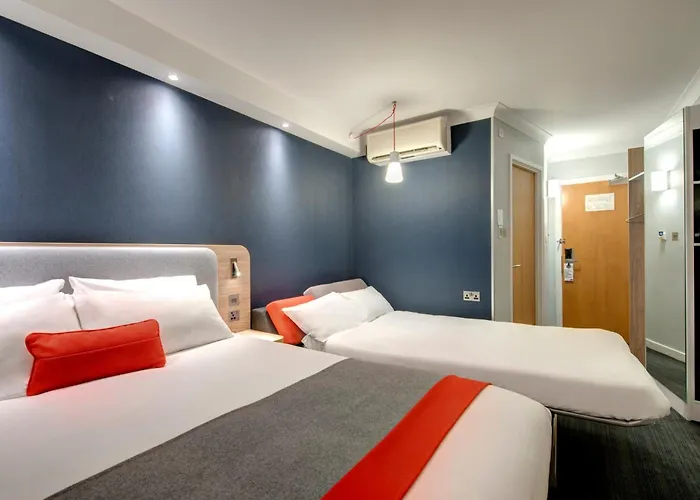 Holiday Inn Express London Luton Airport By Ihg