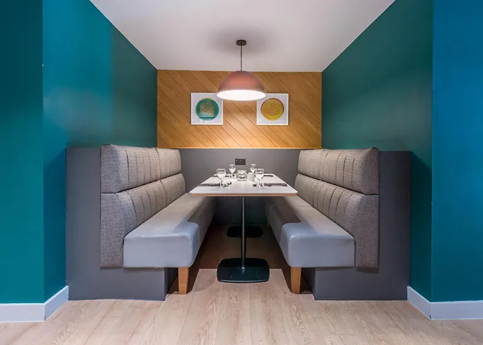 Holiday Inn Newport By Ihg