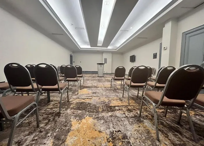 Holiday Inn Toronto Airport East By Ihg