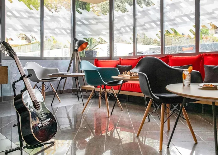 IBIS Cannes Mouans Sartoux parking gratuit