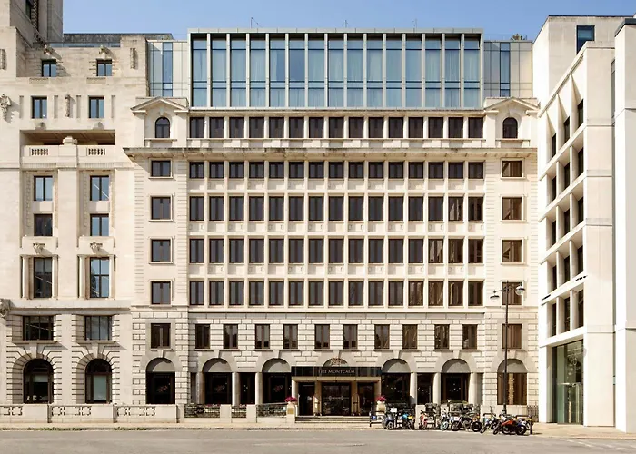  Montcalm Royal London House, London City