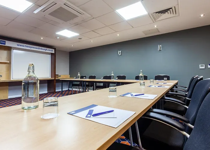 Holiday Inn Express Edinburgh - Royal Mile By Ihg