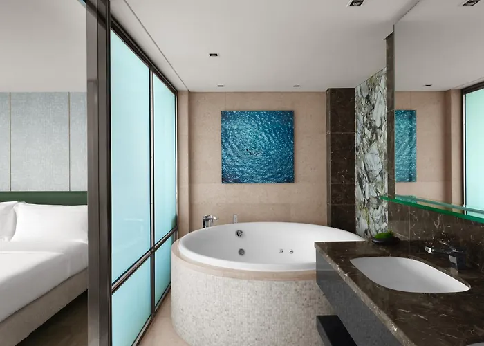 Golf hotels Nina Island South