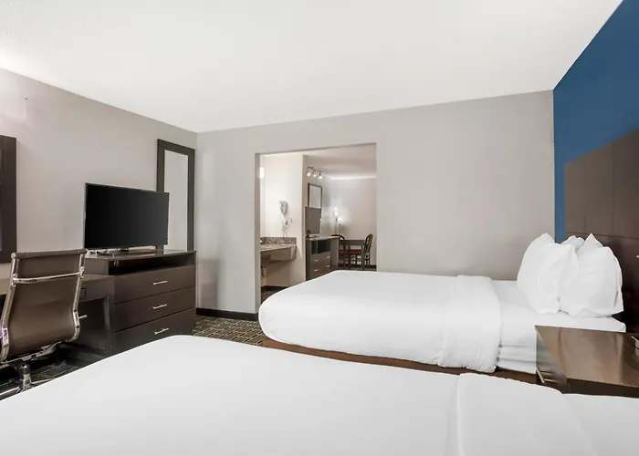  Comfort Suites Nashville Airport - Bna