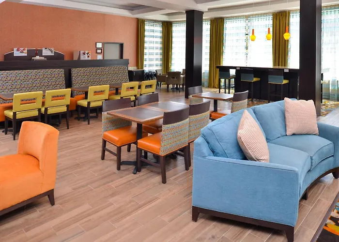 Holiday Inn Express & Suites Austin South By Ihg