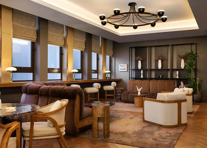  Montcalm Royal London House, London City