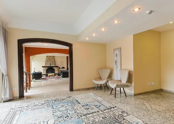 Hotel Euro Suíte Campos do Jordão By Nacional Inn - A 800 metros da Vila Capivari