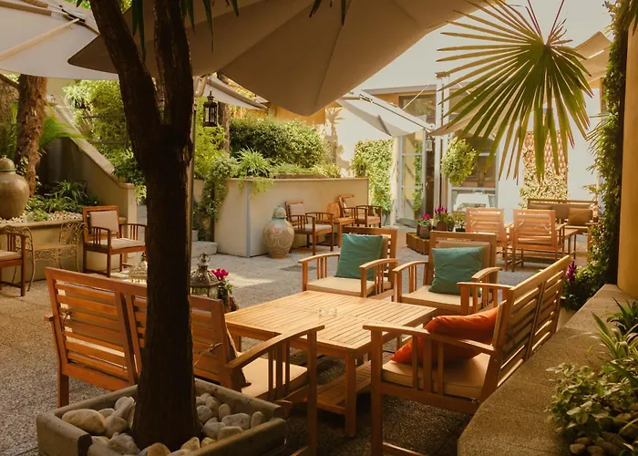 Townhouse 33 Boutique Hotel