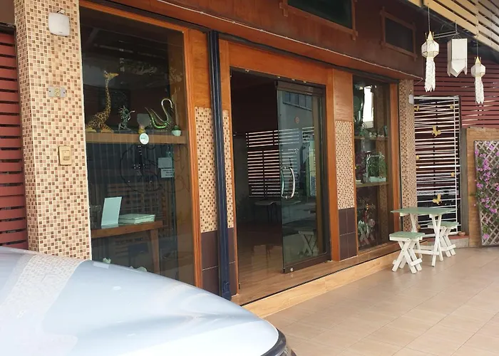 Сity center hotels Little Guest House