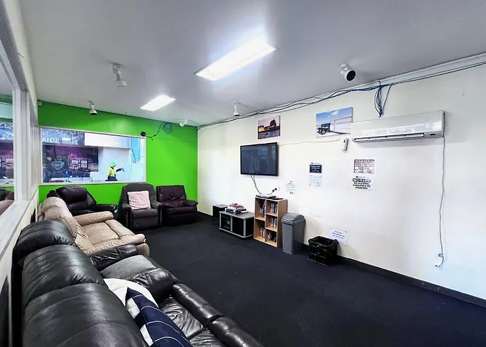 The Hostels Port Adelaide Backpackers
