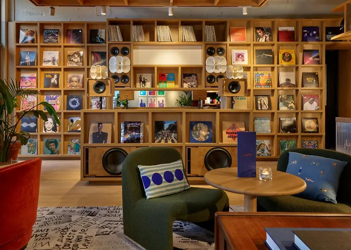 Social Hub Amsterdam City Extended Stay