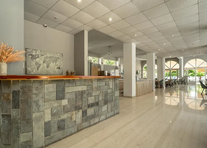 Avra Beach Hotel