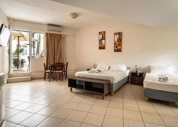 Avra Beach Hotel