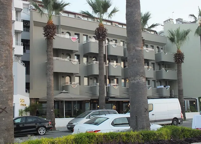Resort: Candan Citybeach Hotel