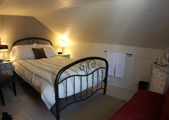 La Grange aux Hiboux Gîte et Restaurant B&B La Baie