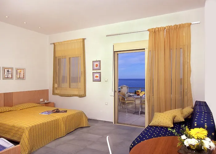 Lissos Beach Platanés