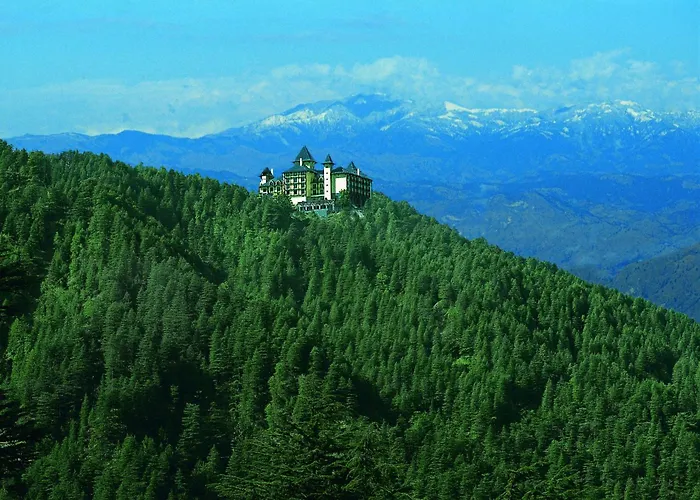 Hotels with tennis Wildflower Hall, An Oberoi Resort, Shimla