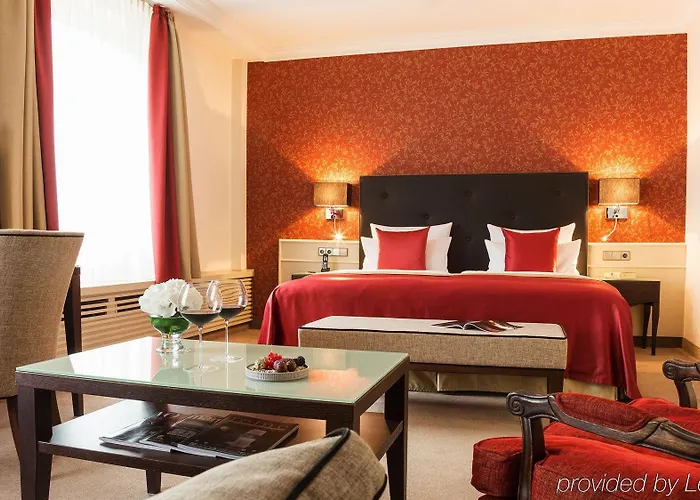 Luxury hotel only: Althoff Hotel Am Schlossgarten