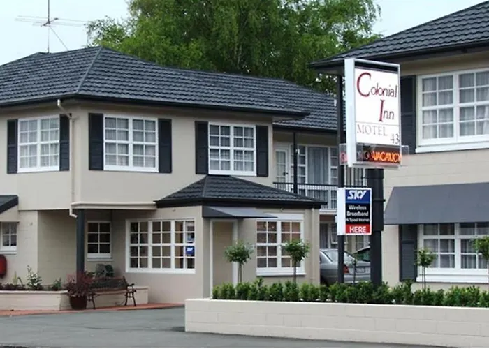 Motel: Colonial Inn Motel