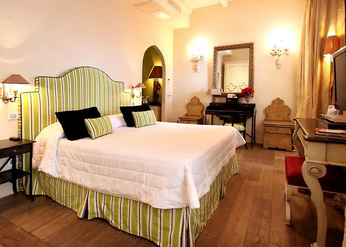 Luxury hotel only: Hotel El Jebel