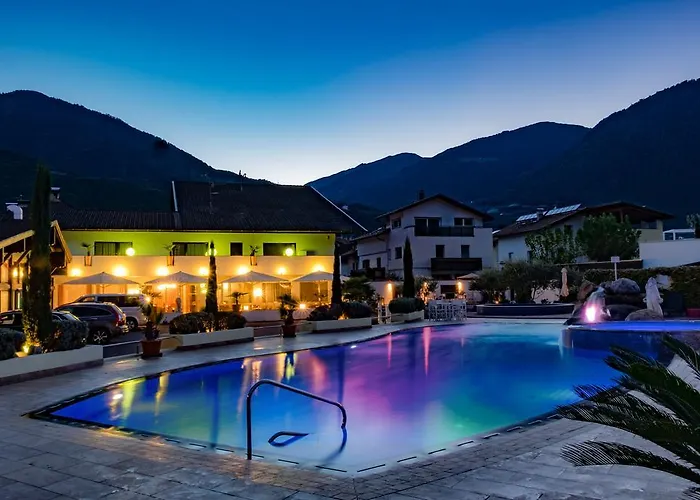 Schlosshof Suedtirol - & Camping Resort