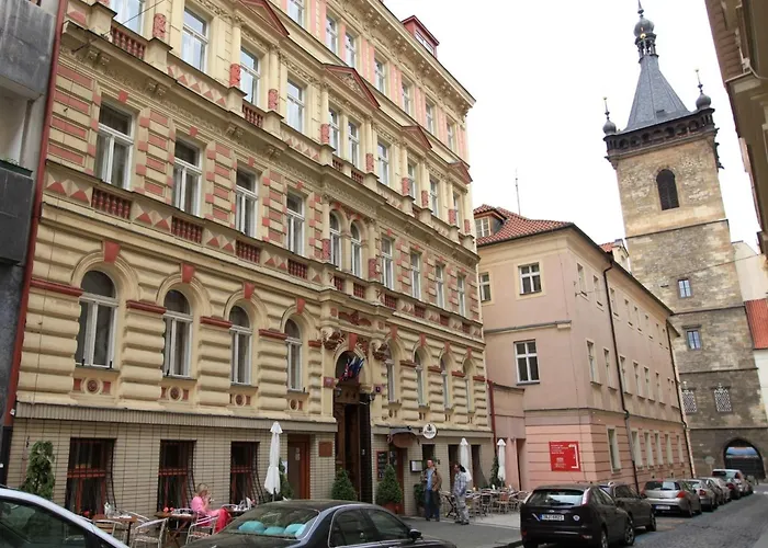 3 sterren hotel: Novomestsky Hotel