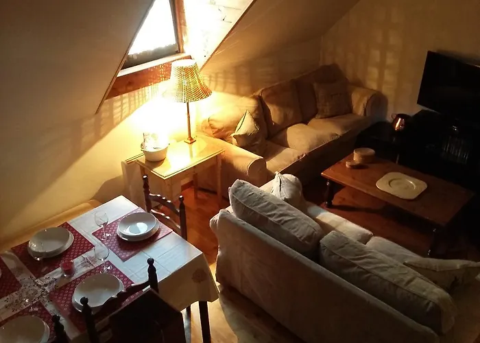 Hotel cerca del colegio: Apartamentos Tanau
