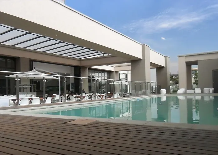 Vacation rental: Sandton Skye