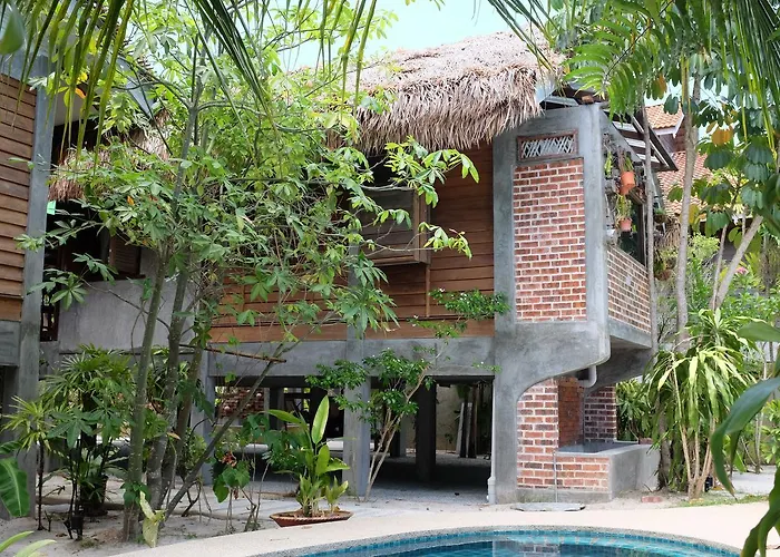 Privé villa: Panji Panji Tropical Wooden Home