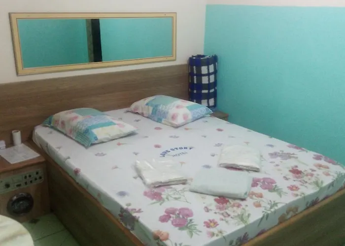  - Motel Story