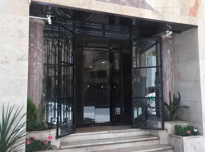 Fajr Hotel