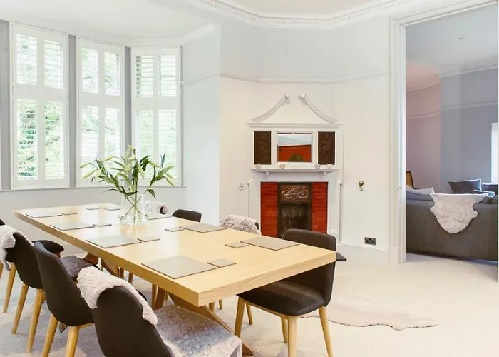 Apartments Ramsay Gardens - Grand 4-Bedroom Next To Castle