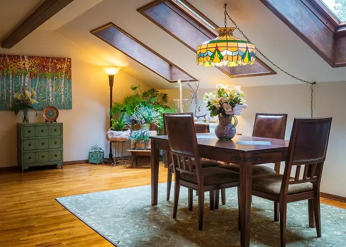 Whispering Pines Inn