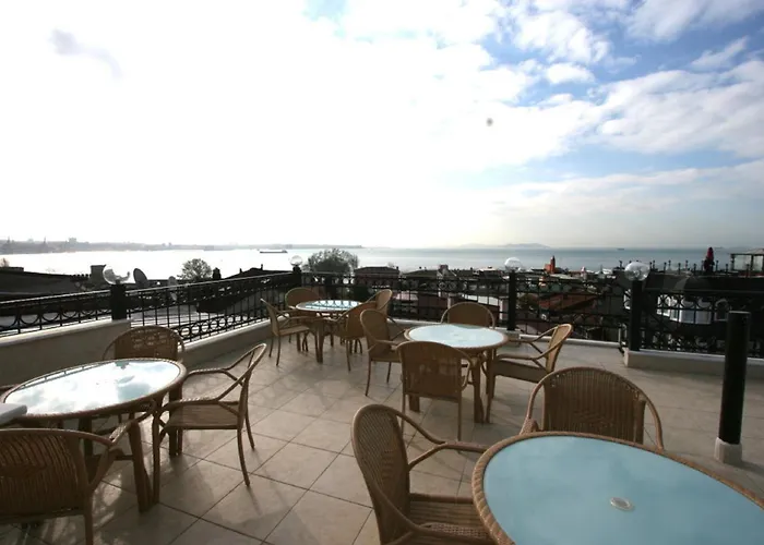 Grand Peninsula Hotel