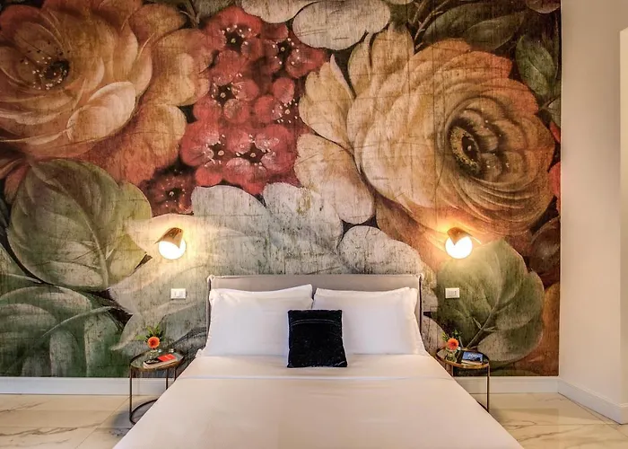 Guest house: Little Queen Pantheon