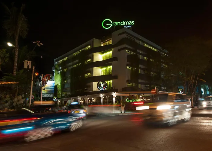 Сity center hotels Grandmas Plus Legian