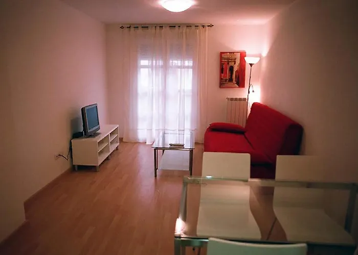 Alquiler de vacaciones: Apartamentos Auhabitat Zaragoza, edificio de apartamentos turísticos con facilidad de parking