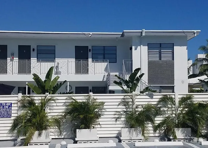 Hotels With Four Stars Makani Beach House 335