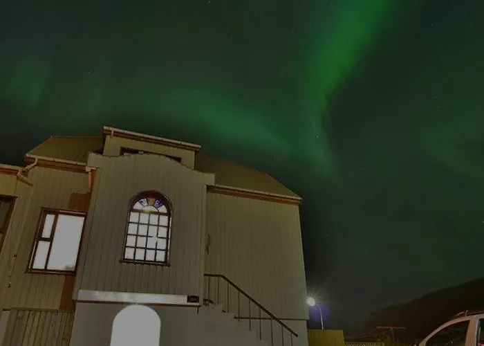 Hotel near College: Kosy Vik