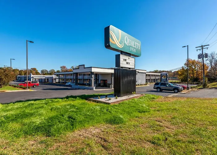 Cheap hotel: Quality Inn