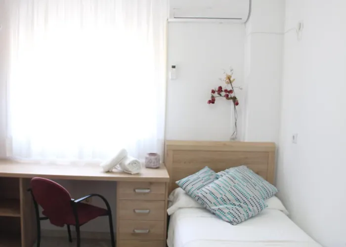 Hotel cerca del colegio: Balcón del Romeral